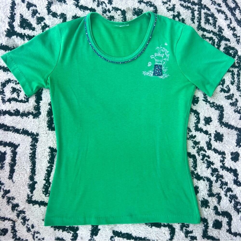 Vintage 1970s Well Pump Green Floral Accent Single Stitch Tee Shirt